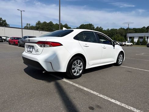 Used 2025 Toyota Corolla LE FWD image 5