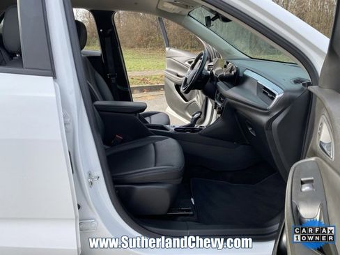 Used 2024 Buick Encore GX Sport Touring image 17