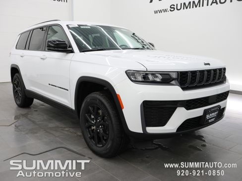 New 2026 Jeep Grand Cherokee L Laredo Altitude image 4