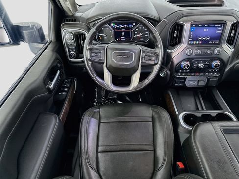 Used 2022 GMC Sierra 3500 Denali w/ Denali Black Diamond Edition AWD/4WD image 25