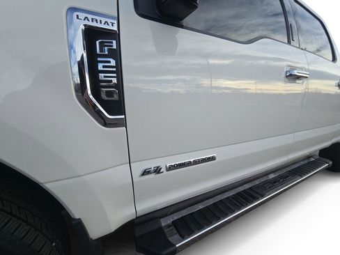 Used 2021 Ford F250 Lariat w/ Chrome Package image 25