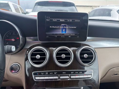 Used 2019 Mercedes-Benz GLC 300 image 8