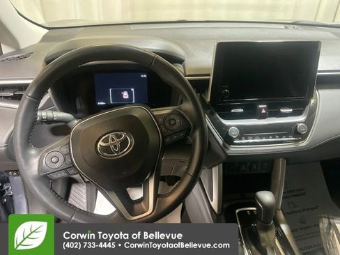 Used 2025 Toyota Corolla Cross XLE image 13