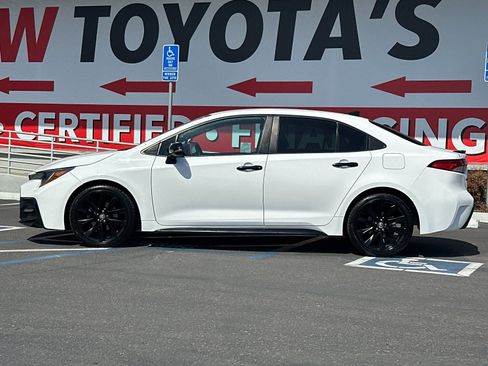 Used 2022 Toyota Corolla SE w/ Carpet Mat Package (TMS) FWD image 2