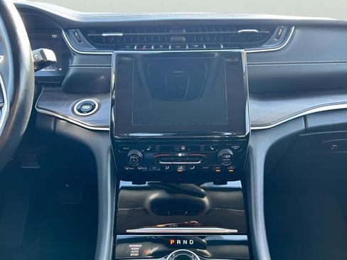 Used 2021 Jeep Grand Cherokee L Limited image 23