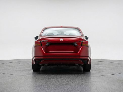 Used 2025 Nissan Altima 2.5 SV image 7