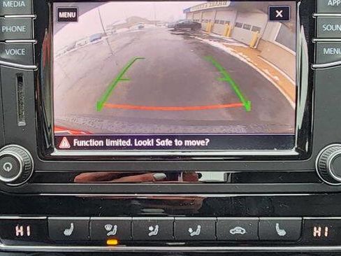 Used 2018 Volkswagen Passat 2.0T R-Line image 32