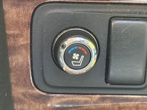 Used 2018 Nissan Armada Platinum w/ Captain Seat Package RWD image 32