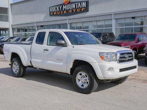 Used 2007 Toyota Tacoma PreRunner RWD image 3