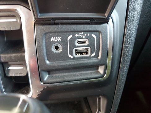 Used 2025 Jeep Wrangler Unlimited Sport AWD/4WD image 29