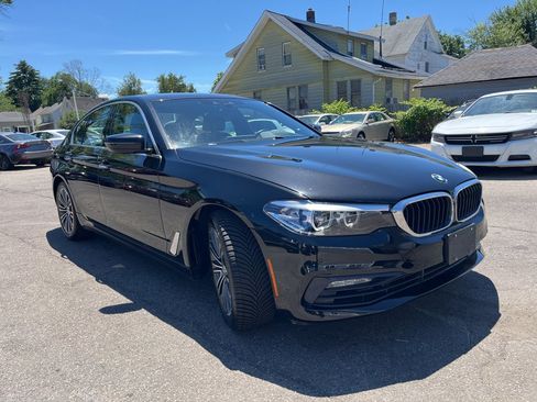 Used 2018 BMW 530e xDrive AWD/4WD image 3