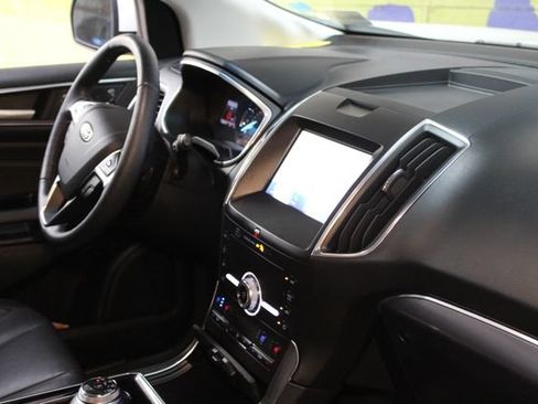 Used 2020 Ford Edge Titanium w/ Equipment Group 301A AWD/4WD image 12