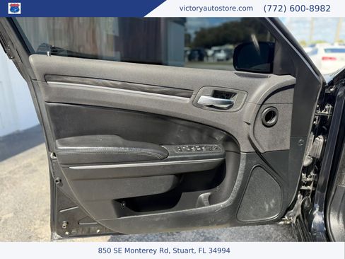 Used 2017 Chrysler 300 Limited AWD/4WD image 16
