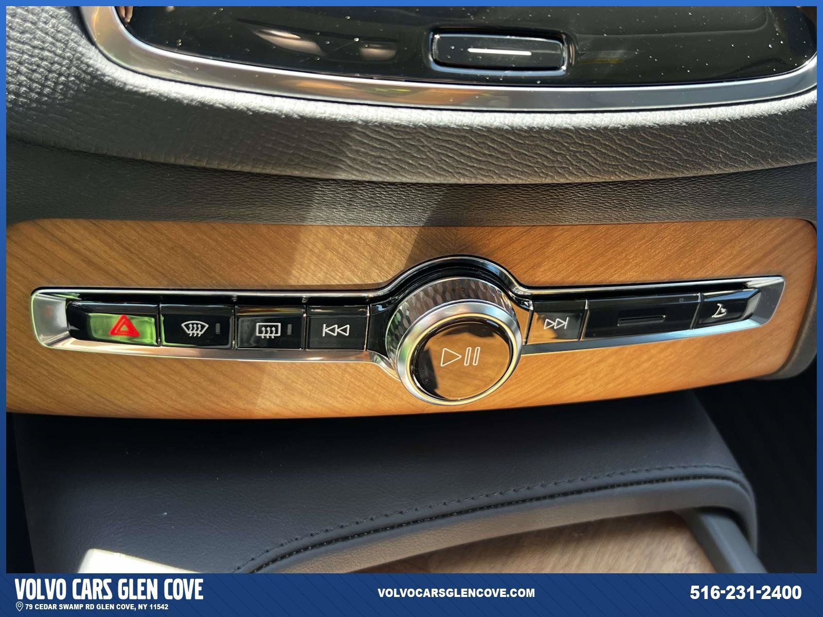 Used 2025 Volvo XC90 B6 Plus w/ Protection Package AWD/4WD image 31