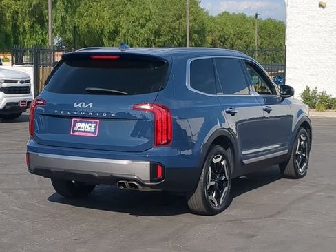 Used 2025 Kia Telluride S FWD image 5