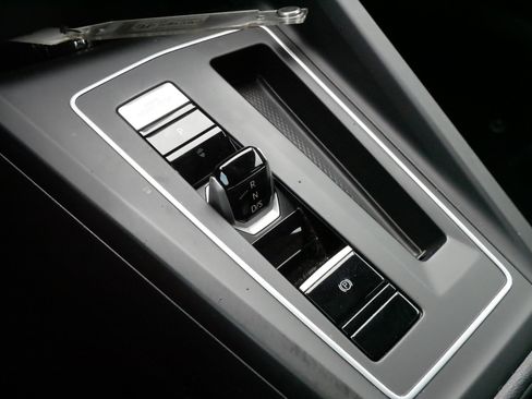 Certified 2022 Volkswagen GTI SE FWD image 24
