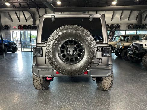 Used 2018 Jeep Wrangler Unlimited Rubicon image 14