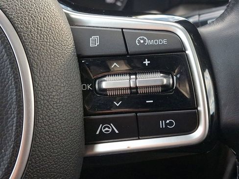 Certified 2022 Kia Sorento S w/ Panoramic Sunroof Package image 23