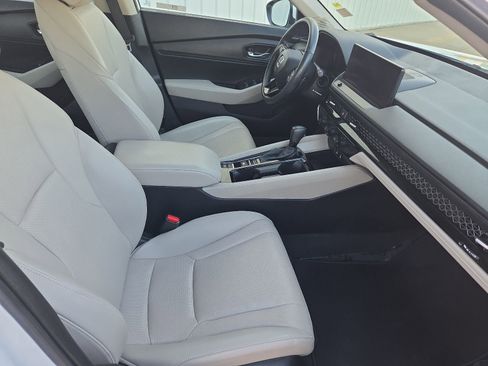 Used 2023 Honda Accord EX-L image 10