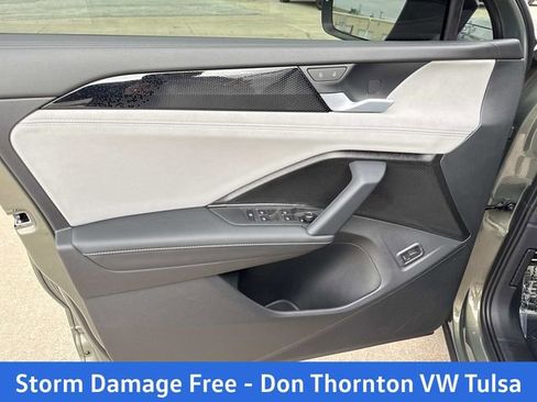 New 2026 Volkswagen Tiguan SE R-Line FWD image 10