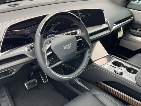 New 2026 Cadillac Vistiq Sport image 2