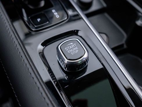 Used 2024 Volvo XC90 T8 Plus image 21