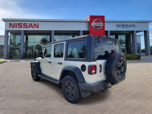 Used 2018 Jeep Wrangler Unlimited Sport AWD/4WD image 4