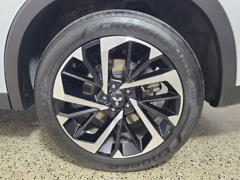 Used 2024 Mitsubishi Outlander SE Black Edition FWD image 7