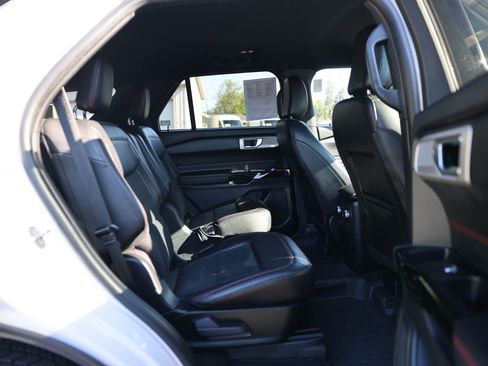 Certified 2022 Ford Explorer ST-Line w/ Class IV Trailer Tow Package AWD/4WD image 14