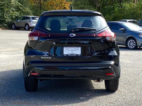 New 2025 Nissan Kicks S image 4