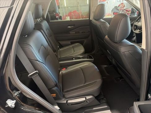 New 2026 Nissan Pathfinder SL AWD/4WD image 12