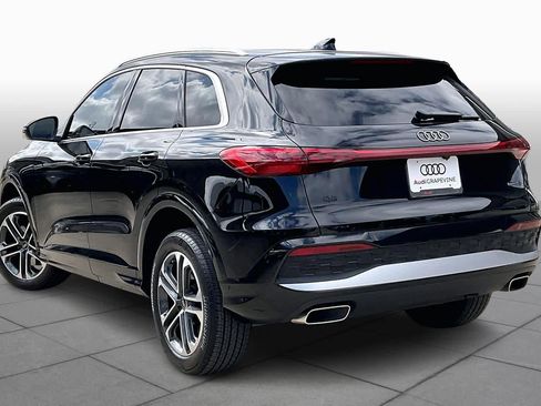 Used 2025 Audi Q5 Premium w/ Convenience Package image 11