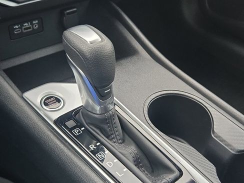 Used 2025 Nissan Altima 2.5 SV image 11