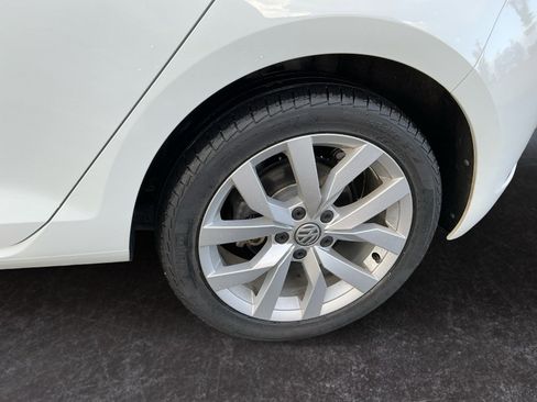 Used 2019 Volkswagen Golf SE w/ Driver Assistance Package image 9