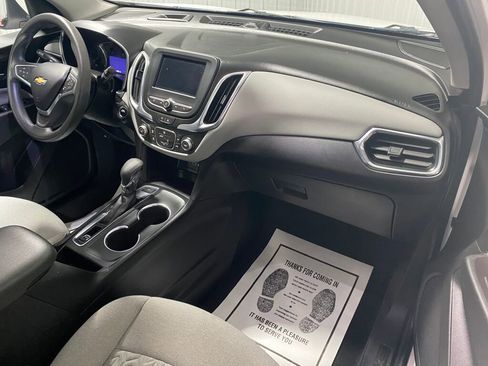 Used 2022 Chevrolet Equinox LT image 3