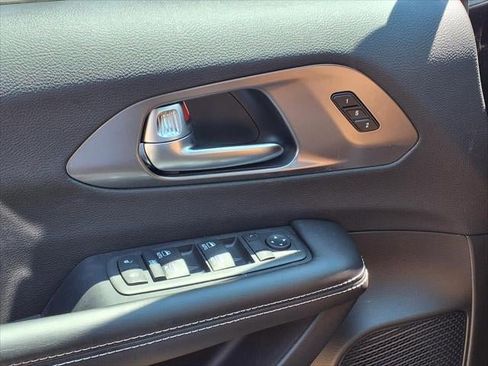 New 2026 Chrysler Pacifica Select FWD image 39