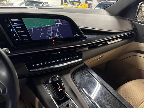 Used 2023 Cadillac Escalade Premium Luxury w/ Performance Package AWD/4WD image 38