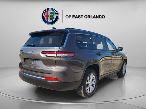 Used 2022 Jeep Grand Cherokee L Limited image 8