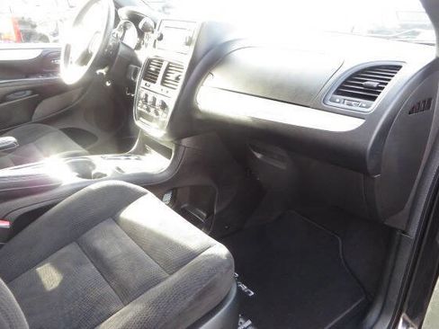 Used 2015 Dodge Grand Caravan SXT w/ Blacktop Package image 17
