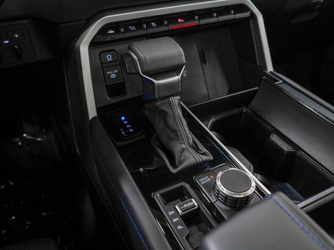 Used 2025 Toyota Sequoia Platinum image 26