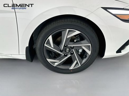 New 2026 Hyundai Elantra Limited FWD image 33