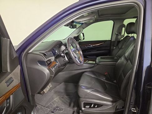 Used 2019 Cadillac Escalade Luxury AWD/4WD image 13
