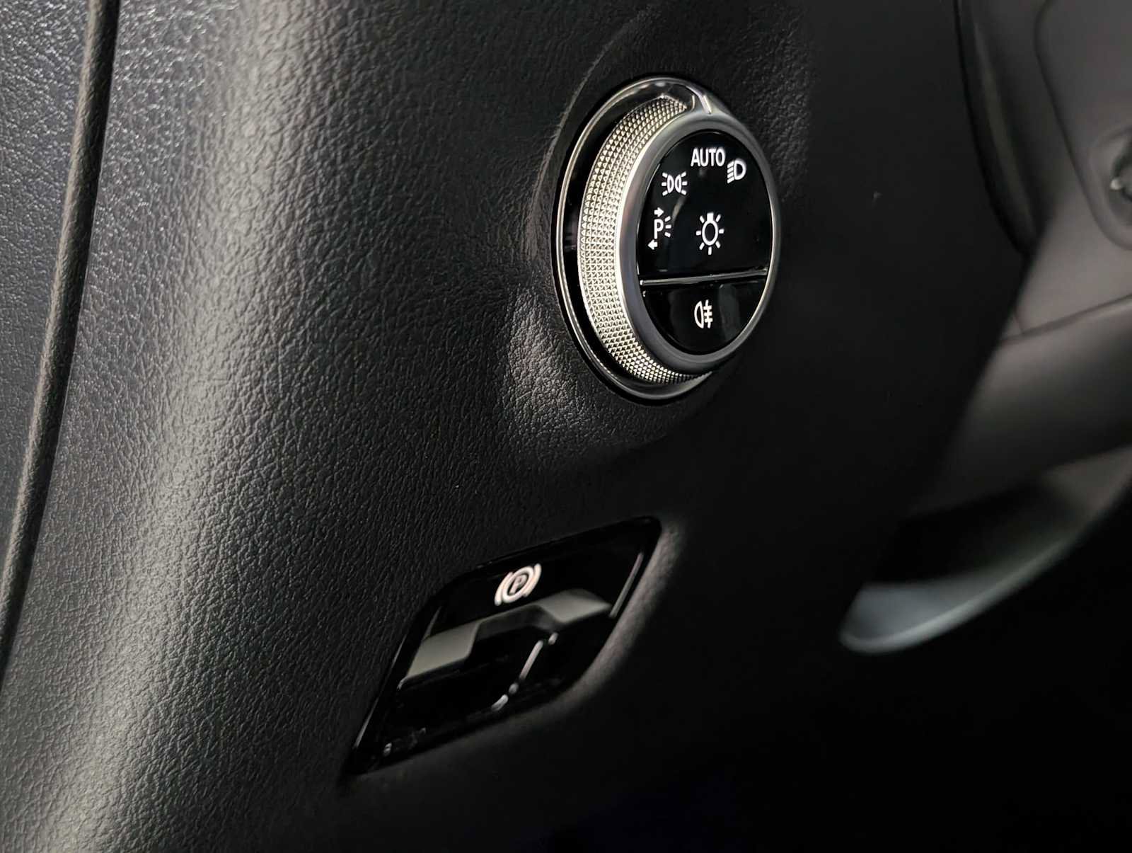 Certified 2026 Mercedes-Benz C 300 4MATIC Sedan image 25