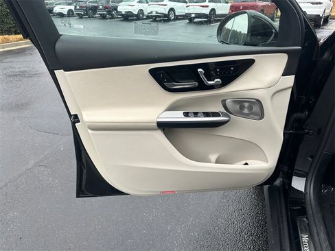 Certified 2025 Mercedes-Benz GLC 300 4MATIC image 10