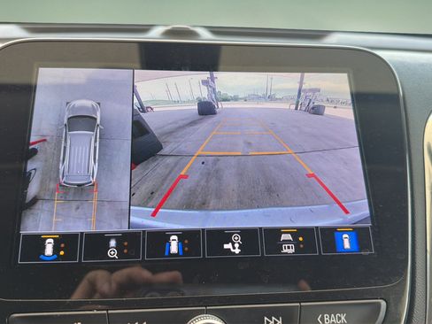 Used 2023 Chevrolet Equinox Premier AWD/4WD image 22