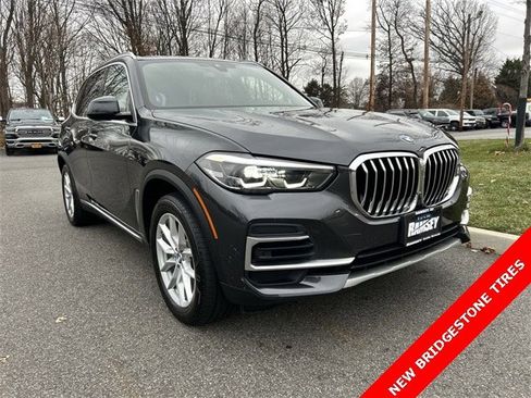 Used 2022 BMW X5 xDrive40i w/ Premium Package image 2
