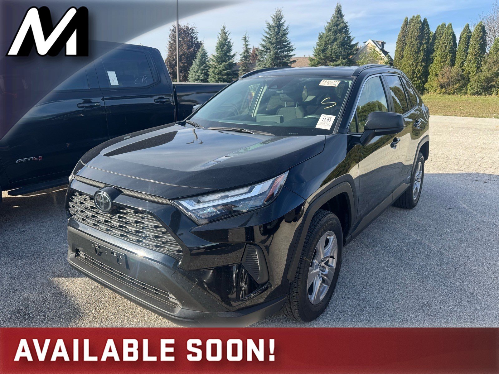 Used 2025 Toyota RAV4 LE AWD/4WD image 1