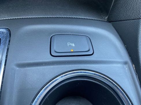 Used 2024 Chevrolet Equinox LT image 32