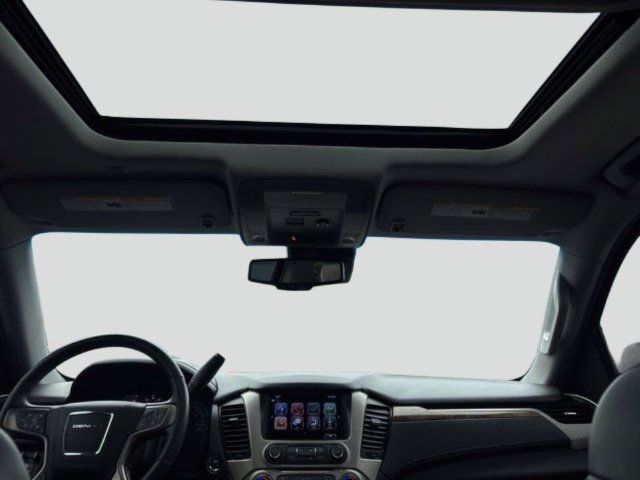 Used 2017 GMC Yukon Denali AWD/4WD image 32