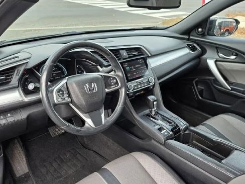Used 2017 Honda Civic Touring image 17